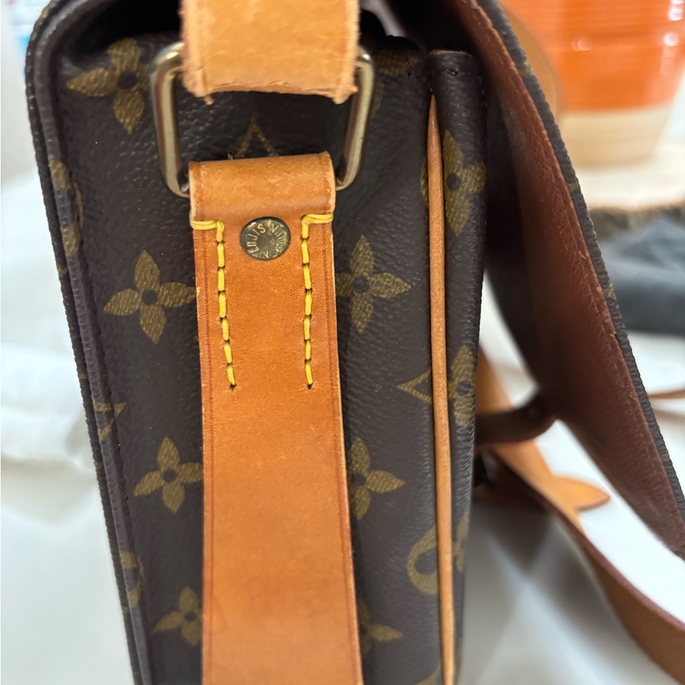 Louis Vuitton Cartouchiere MM - Picture 5 of 13